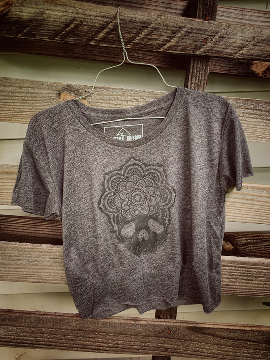 Women's Mandala Crop (charcoal)